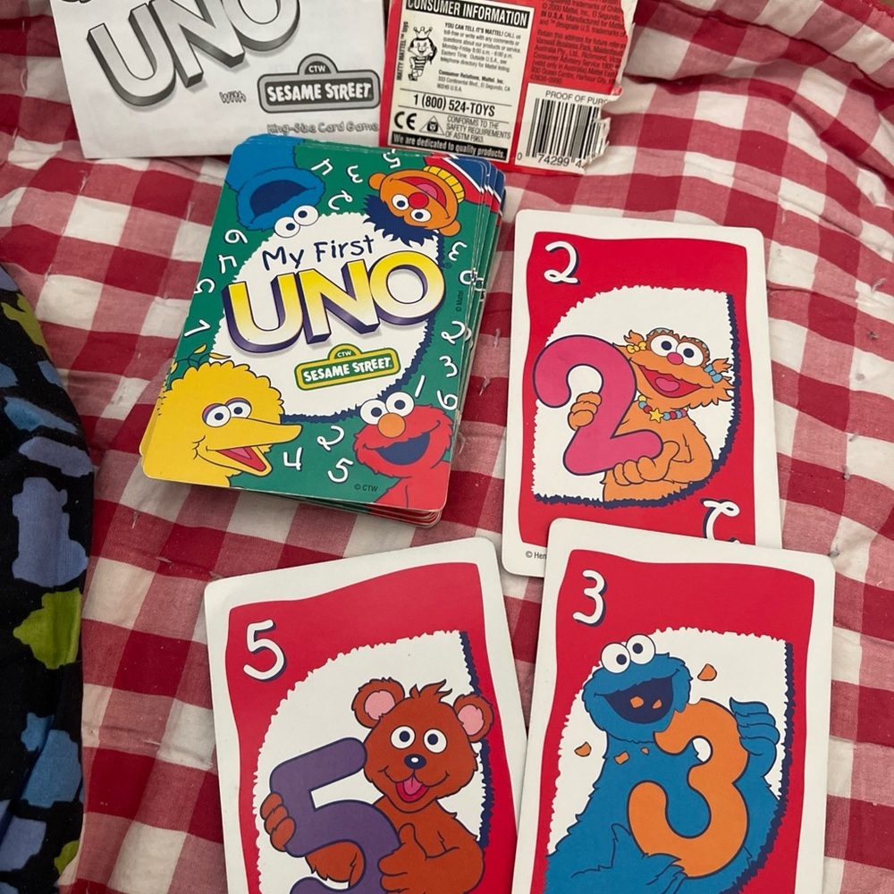 Mattel Sesame Street UNO Card Game - Blue, Green, Red